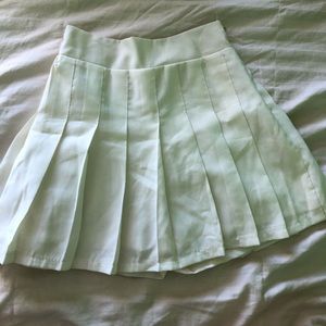 White tennis skirt ⚡️